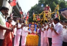 ராமசாமி படையாச்சியார் சிலைக்கு தமிழ் மகன் உசேன், வளர்மதி, பொன்னையன், டி.ஜெயக்குமார், நாஞ்சில் அன்பழகன் மாலை அணிவிப்பு